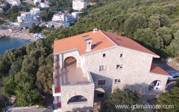 Steinhaus "Mediterraneo", Privatunterkunft im Ort Utjeha, Montenegro